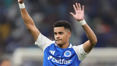 Kauã Prates, do Cruzeiro, foi observado pelo Borussia Dortmund – Foto: Gilson Lobo/AGIF