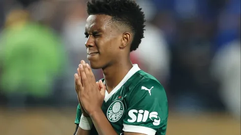 Estêvão em ação com a camisa do Palmeiras (Photo by Francois Nel/Getty Images)