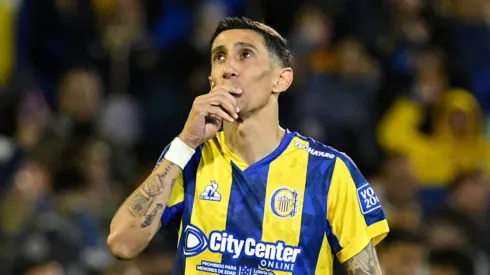 Di María em ação pelo Rosário Central.