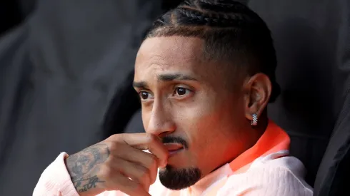 Raphinha não vai jogar o clássico entre Barcelona e Real Madrid