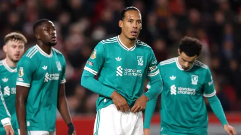 Liverpool é derrotado pelo Brentford e conhece a sua quarta derrota seguida na Premier League. (Foto: Alex Pantling/Getty Images)