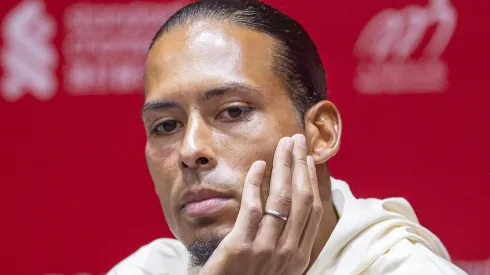 Van Dijk cobra todo o elenco do Liverpool após derrota para o Brentford: "Todos precisam se..." (Foto: Yu Chun Christopher Wong/Eurasia Sport Images/Getty Images)