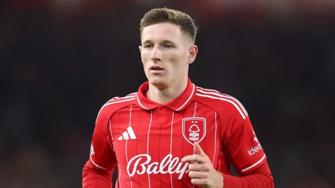 Manchester United pode pagar até R$859 milhões por Elliot Anderson (Photo by Molly Darlington/Getty Images)