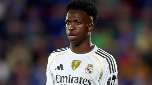 Vini Jr aparece em 5º na lista de favoritos da Bola de Ouro de 2026 (Photo by Angel Martinez/Getty Images)
