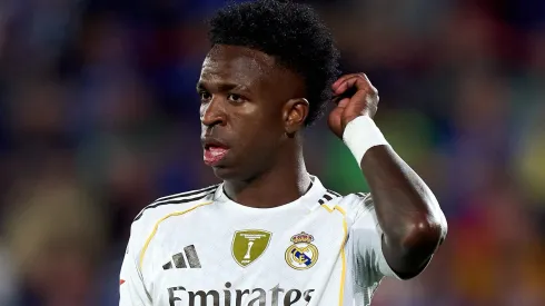 Agentes de Vinicius Júnior abrem conversas com emissários sauditas e saída do Real Madrid ganha força (Foto: Angel Martinez/Getty Images)