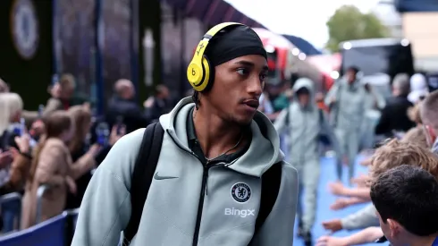 Técnico do Chelsea, Enzo Maresca avalia desempenho de João Pedro. (Photo by Michael Steele/Getty Images)