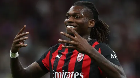 Rafael Leão, centroavane do Milan. Arsenal tem interesse e jogador estaria interessado em ouvir propostas. (Foto: Marco Luzzani/Getty Images)