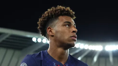 PSG liga o alerta sobre lesão de Desiré Doué em empate com Lorient. (Photo by Claudio Villa/Getty Images)