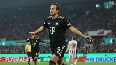Harry Kane dá show e Bayern de Munique goleia o Colônia para avançar na Copa da Alemanha. (Foto: Lars Baron/Getty Images)