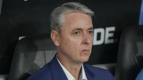 Tiago Nunes técnico do LDU durante partida contra o Botafogo no estádio Engenhão. (Foto: Thiago Ribeiro/AGIF)