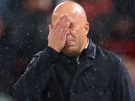 Arne Slot entra na lista dos técnicos mais ameaçados da Premier League