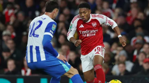 Myles Lewis-Skelly vive um momento de afirmação no Arsenal. (Foto: Eddie Keogh/Getty Images)