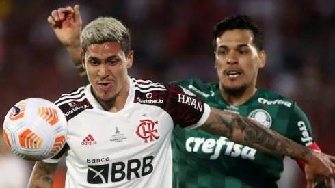 Flamengo e Palmeiras fazem a decisão da Libertadores de 2025 em Lima, marcando mais um capítulo do domínio brasileiro na competição. (Foto: Ernesto Ryan/Getty Images)