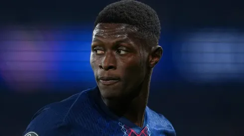 Nuno Mendes se sente desvalorizado pelo PSG e negociações para renovação são adiadas. (Foto: Franco Arland/Getty Images)