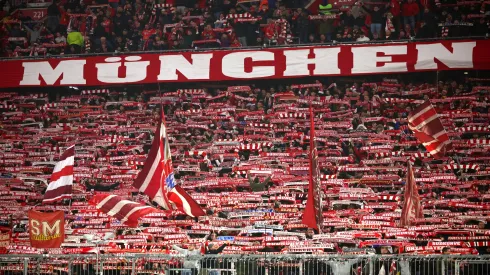 Torcedores do Bayern de Munique em partida contra o Benfica pela   Champions League 2024/25 – Adam Pretty/Getty Images