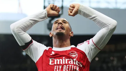 Real Madrid deixou Saliba balançado com interesse em sua contratação. (Photo by George Wood/Getty Images)