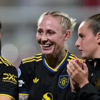 Manchester United goleia o Brighton e segue na cola do líder Chelsea na Women’s Super League