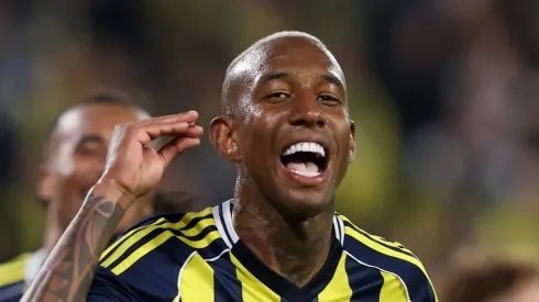 Anderson Talisca pelo Fenerbahçe. Foto: Ahmad Mora/Getty Images