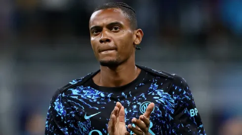 Manuel Akanji revelou que gostaria de permanecer na Inter de Milão após término de empréstimo pelo Manchester City (Foto: Marco Luzzani/Getty Images)