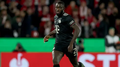Bayern promete fazer de tudo pela permanência de Dayot Upamecano. (Photo by Lars Baron/Getty Images)