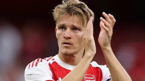Barcelona terá que pagar mais de R$ 500 milhões para tirar Odegaard das mãos do Arsenal. Foto: Justin Setterfield/Getty Images