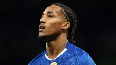 Porto abre mão da multa e Chelsea pode anunciar Samu Aghehowa para disputar posição com João Pedro. (Foto: Alex Pantling/Getty Images)