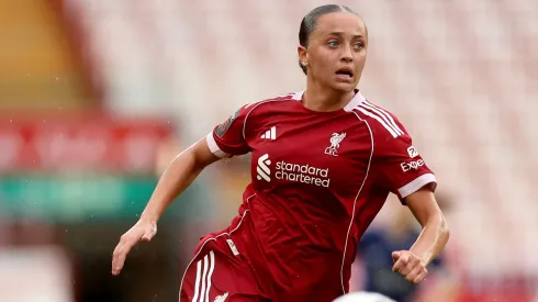 Após susto, Mia Enderby se recupera e volta aos treinos pelo Liverpool – Foto: Carl Recine/Getty Images