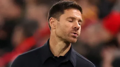 Xabi Alonso fica inconformado com falhas de jogadores. Foto: Carl Recine/Getty Images