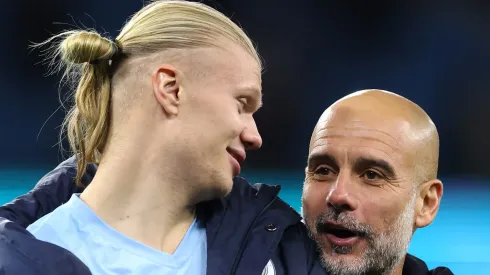 Erling Haaland chega ao duelo contra o Liverpool no auge da forma e da confiança. (Foto: Michael Steele/Getty Images)