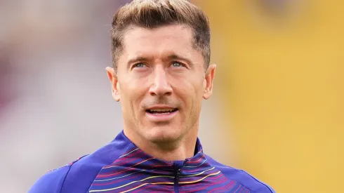 Agente de Lewandowski realiza reunião com o Milan e atacante pode deixar o Barcelona. (Foto: Alex Caparros/Getty Images)