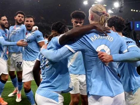 Manchester City perde pênalti, mas domina, vence Liverpool e se aproxima do Arsenal