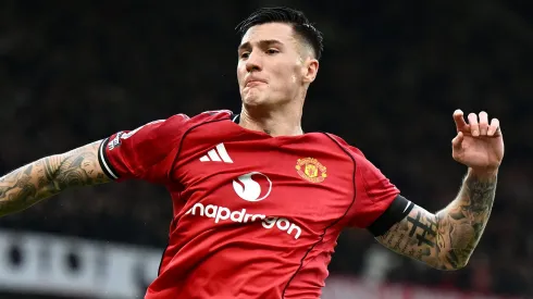 Benjamin Sesko sofreu uma lesão no empate do Manchester United contra o Tottenham e o revés do esloveno pode ser positivo para Joshua Zirkzee. (Photo by Gareth Copley/Getty Images)