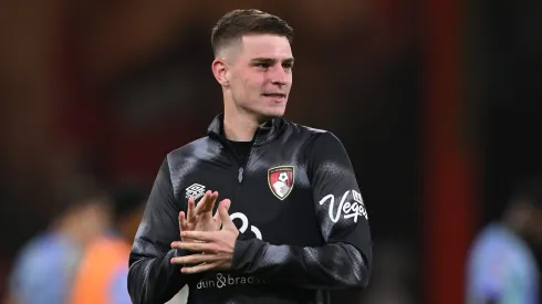 Alex Scott está na mira de Manchester United e Tottenham. Foto: Mike Hewitt