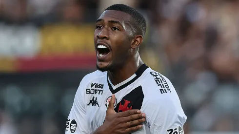 Rayan, atacante do Vasco, é alvo do Newcastle, que entrou em contato com o clube carioca para dizer que tem interesse, segundo o Bolavip Brasil (Foto: Wagner Meier/Getty Images)