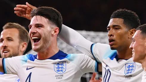 Thomas Tuchel reacendeu o debate sobre o “trio dos sonhos” da Inglaterra ao afirmar que, dentro de sua estrutura tática, não há espaço para Jude Bellingham, Phil Foden e Harry Kane atuarem juntos. (Foto: Stu Forster/Getty Images)