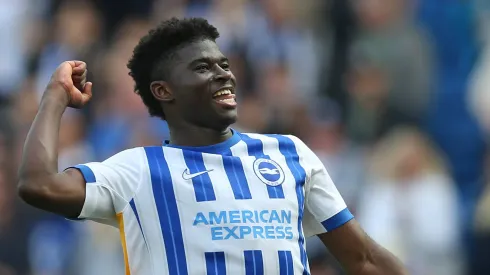 Carlos Baleba é um alvo do Manchester United para o meio-campo. (Foto: Steve Bardens/Getty Images)