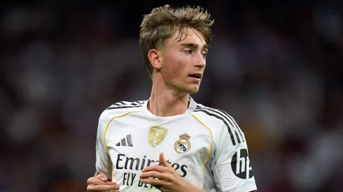 Zagueiro do Real Madrid, Dean Huijsen, saiu em defesa de Vini Jr e Lamine Yamal após confusão contra o Barcelona. (Foto: Angel Martinez/Getty Images)