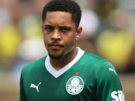 Manchester United esquece Vitor Roque e realiza consulta por Adeyemi