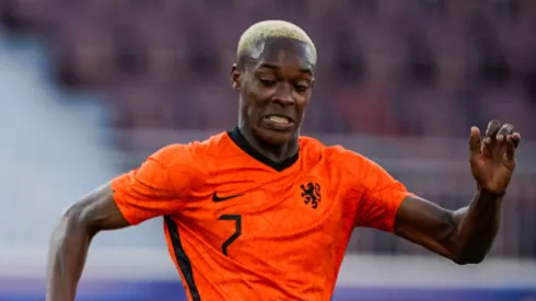 Emanuel-Emegha chama atenção de clubes ingleses apesar de ter contrato com Chelsea. Foto: Christian Hofer/Getty Images