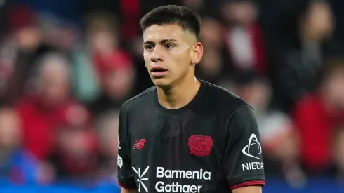 Echeverri pelo Bayer Leverkusen. (Foto: Pau Barrena/Getty Images)