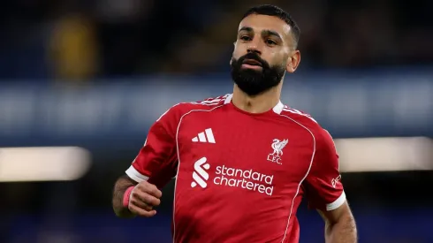 A federação egípcia confirmou que Mohamed Salah ficará no banco contra Cabo Verde para cumprir planejamento físico acordado com o Liverpool. (Photo by Justin Setterfield/Getty Images)