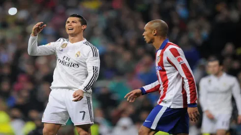 Miranda observa Cristiano Ronaldo em clássico entre Real e Atlético de Madrid em 2015 – Denis Doyle/Getty Images