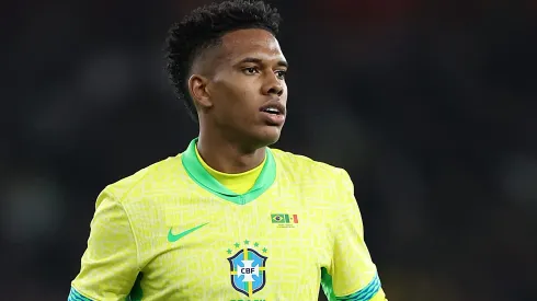 O motivo de Estêvão seguir na reserva do Chelsea mesmo em alta com a Seleção Brasileira. (Foto: Harry Murphy/Getty Images)