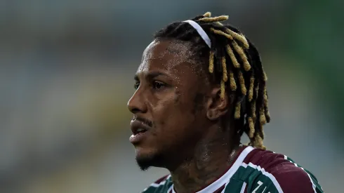 Abel Hernández pode voltar ao Brasil para jogar a Libertadores (Foto: Thiago Ribeiro/AGIF)