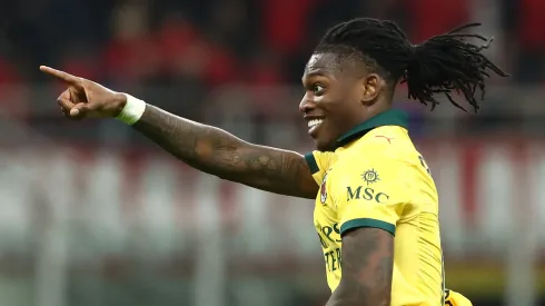 Entrevista de 72 minutos mostra Rafael Leão explicando como trocou o show dos dribles pela eficácia dos gols, detalha suas metas sob Massimiliano Allegri e sua ambição de brilhar na Euro 2028. (Foto: Marco Luzzani/Getty Images)