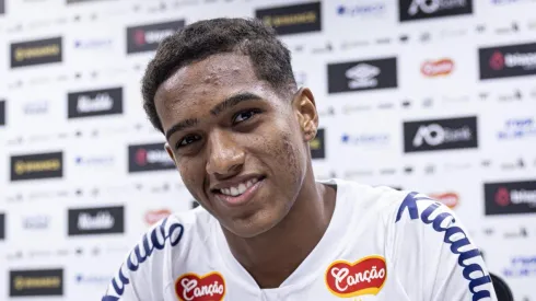 Souza, lateral do Santos (Foto: Raul Bareta/Santos FC)