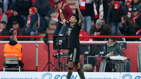 Luis Díaz comemorando gol do Bayern de Munique