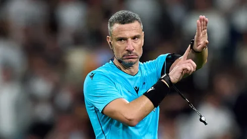 Em Londres, Chelsea e Barcelona duelam pela 5ª rodada da Champions sob apito de Vinčić. (Foto: Angel Martinez/Getty Images)