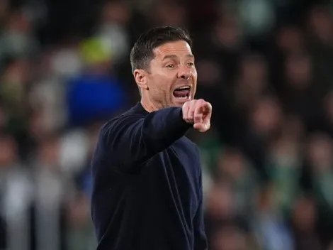 Xabi tem cargo ameaçado no Real Madrid após insatisfação dos jogadores