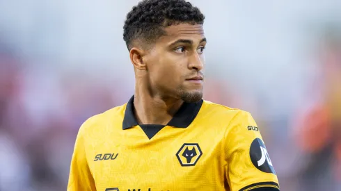 João Gomes frustra o Tottenham e decide assinar com o Manchester United. Foto: Judit Cartiel/Getty Images